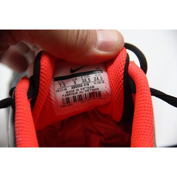 Nike FastFlex Baseball Softball Soccer Cleats Womens 7.5 Black Orange AR0996-016 - Picture 7 of 7